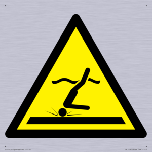 W048 Warning: Shallow water (diving)